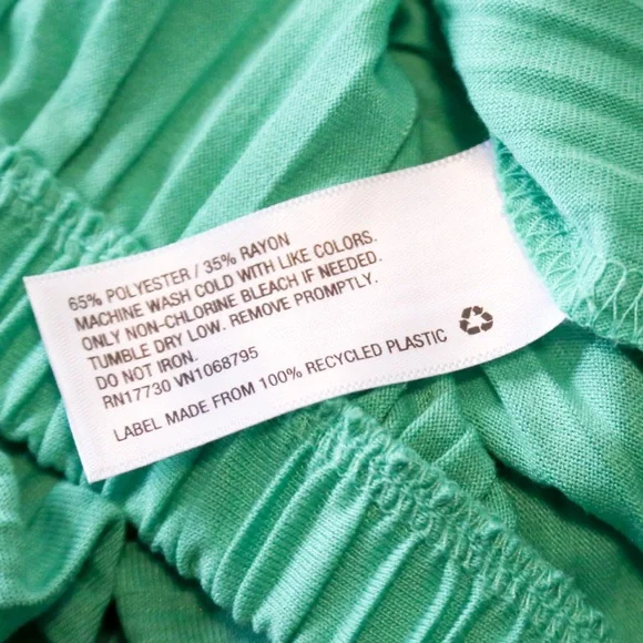 Green Pleated Women's Top - Picture 8 of 8